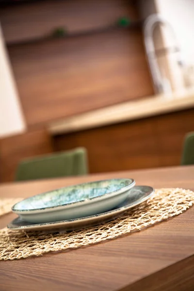 Interior Modern Kitchen Walnut Table Cabinets — ストック写真