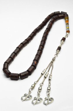 Turuncu ve gümüş boncuklar sıralanmış, kısa tespih, tespih tesbih