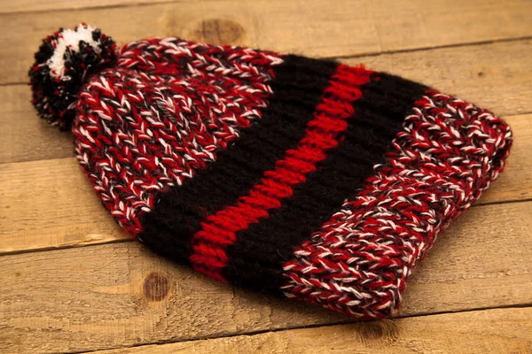 手工毛织冬帽和围巾 — 图库照片