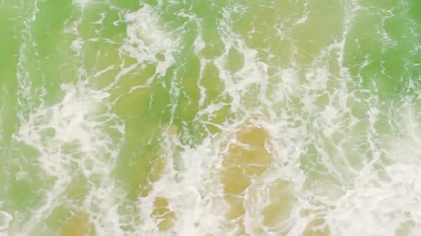 Oceaanoppervlak met golven van bovenaanzicht — Stockvideo