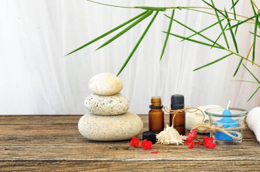 Spa natürmort mum, zen stone ve uçucu yağ