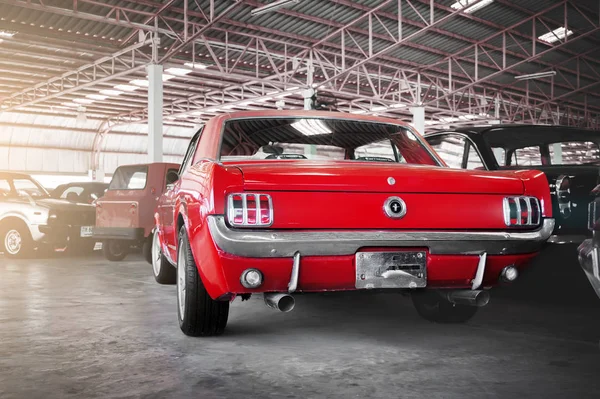 Kırmızı 1966 Ford Mustang — Stok fotoğraf