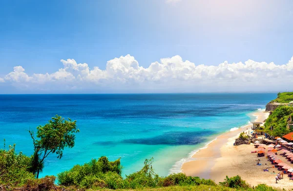 Vista panorâmica do mar com praia pitoresca — Fotografia de Stock