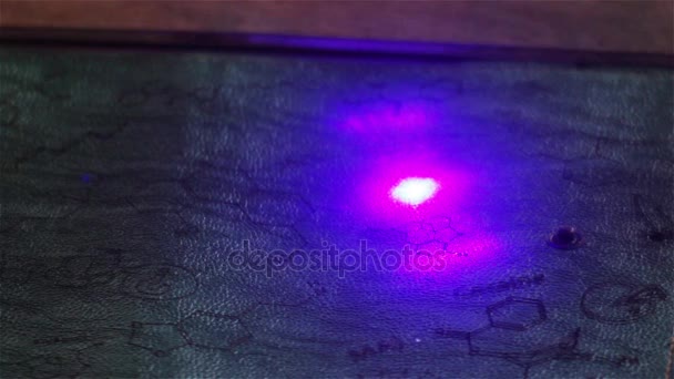 Машина лазерной резки — стоковое видео