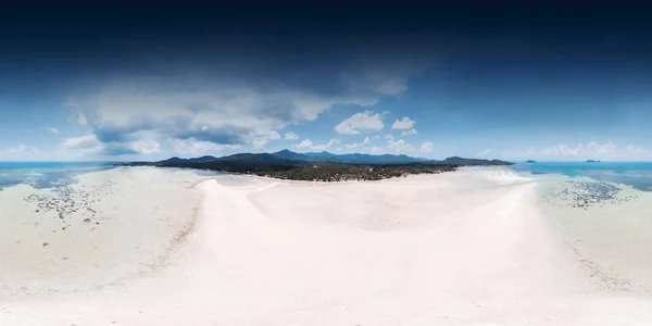 360 panorama, Top view of beautiful white sand beach with low tide sea. — Stock Photo, Image