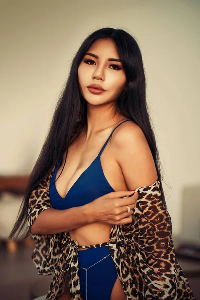 Eine schöne asiatische Frau — Stockfoto
