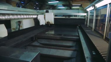 Plazma lazer kesim sac ile kıvılcım. bilgisayar cnc