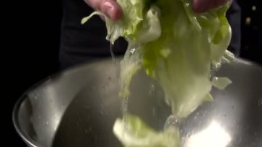 Düşen ve plaka slowmo sıçramasına marul