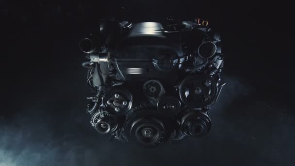 Mécanisme de vitesse rapide dans une pièce sombre autour de beaucoup de fumée et de gaz — Video