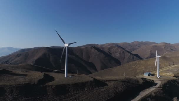 Wind power teknik antenn drönarvy på vindkraft — Stockvideo