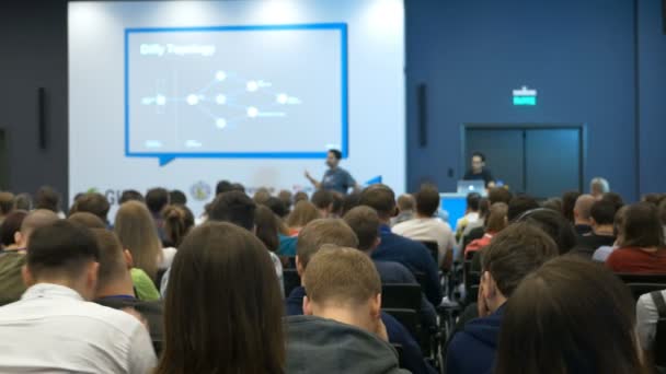 Ponente presentación audiencia educación conferencia en el proceso de negocios — Vídeos de Stock