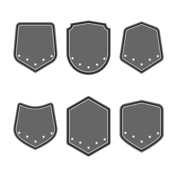 Набір чорних щитів з зірками в стилі модний плоский ізольований на білому тлі. Логотип Herald та середньовічний символ Shield для дизайну вашого веб-сайту, логотипу. Векторні ілюстрації. ЕПС10 . — стоковий вектор