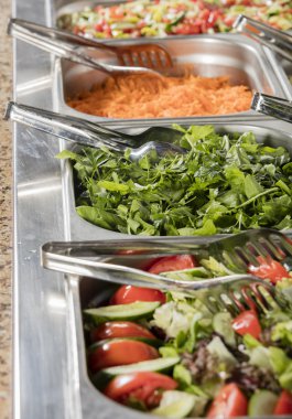 Tam öğle yemeği servis istasyonu