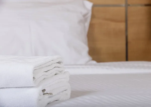 Belsejében egy dupla ágyas hotel — Stock Fotó