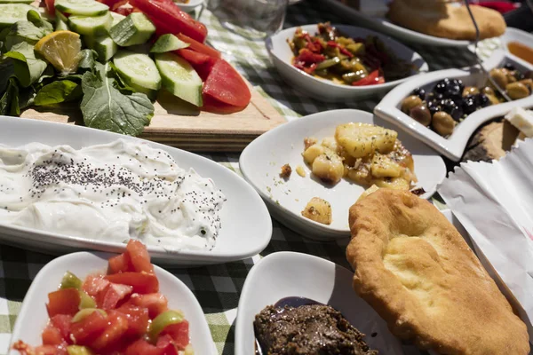 Petit déjeuner turc traditionnel — Photo