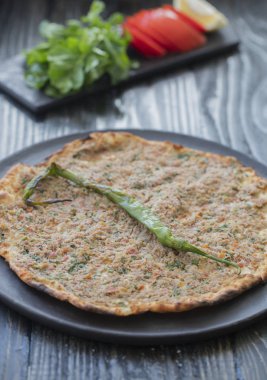 Geleneksel pide Lahmacun