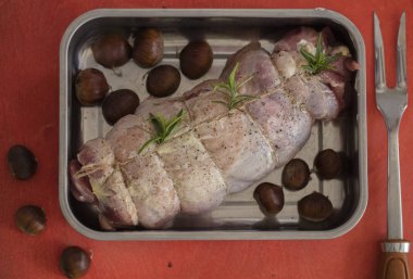 ham Türkiye'de kestane ile tepsi