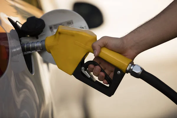 Weißes Auto Tankstelle Mit Kraftstoff Vollgetankt — Stockfoto