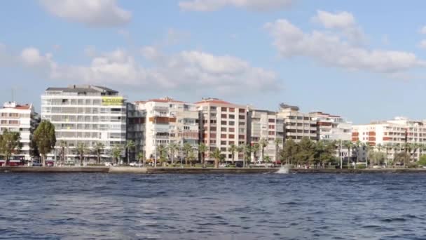 IZMIR, TURKEY - 20 DE MAYO DE 2020: Vista panorámica del mar de Izmir City., — Vídeo de stock