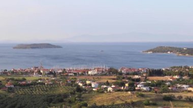 Küçük bir deniz kasabasının manzarası Urla izmir