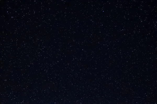 Длинная Экспозиция Ночной Фотографии Ярких Звезд Много Звёзд Созвездиями Далеко — стоковое фото
