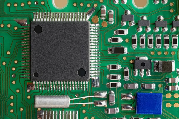 Tablero Pcb Supermacro Primer Plano Muchos Condensadores Resistencias Bordo Fotografía — Foto de Stock