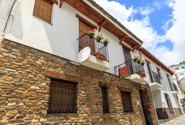 İki ev, La Alpujarra, Granada, İspanya'nın görünümünü