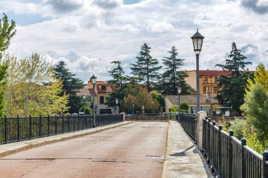 Zamora, İspanya şehir içinde huzurlu bir köprü