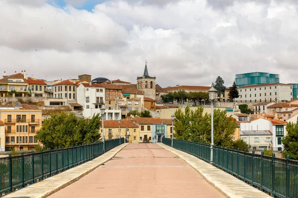 Zamora, İspanya bir taş köprü önden görünümü