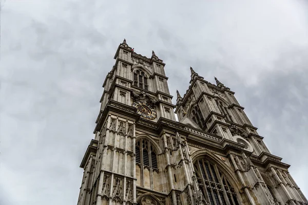 Спеціальне подання Вестмінстерське абатство в хмарний день, Лондон — стокове фото