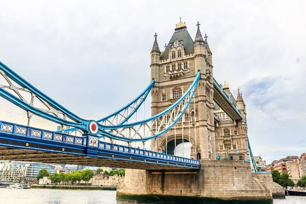 Cenne widok The Tower Bridge w Londynie — Zdjęcie stockowe