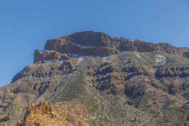 Kayalık dağ görünümü güzel güneşli bir günde