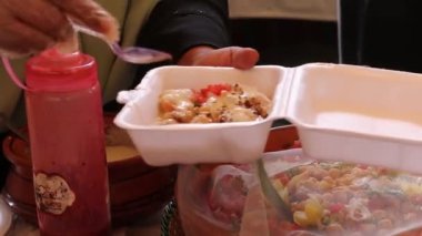 Chana Chaat Pakistan ve Hint kültüründe ünlü bir yemektir..
