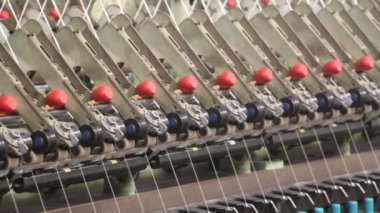 Modern Tekstil Değirmenindeki Son Makineler