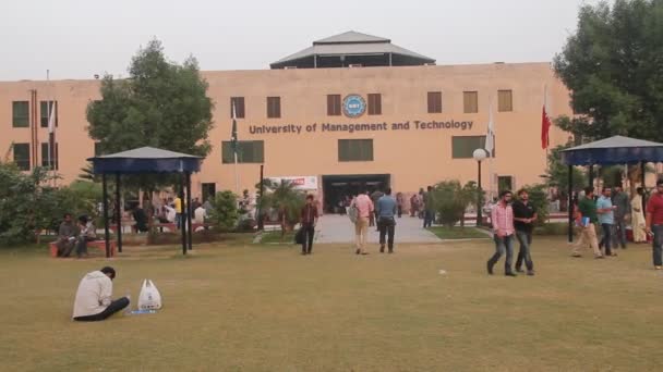 Lahore Pakistán Dic 2014 Estudiantes Universidad Gestión Tecnología Lahore Asistirán — Vídeo de stock