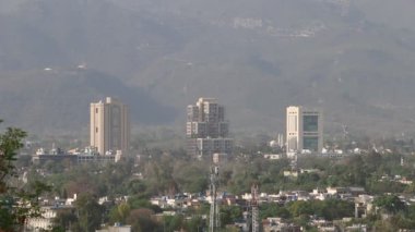 Pakistan 'ın başkenti İslamabad' ın Mavi Bölgesi 'ndeki binalar.