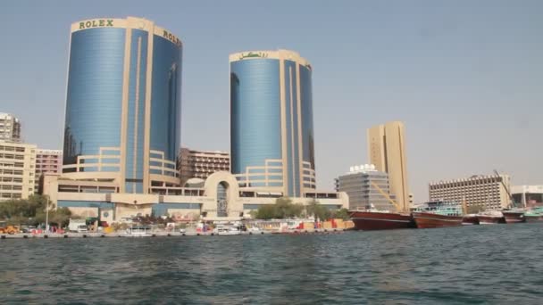 Dubai Uae March Modern Skyline Dubai Creek Seen Machine Boat — 비디오