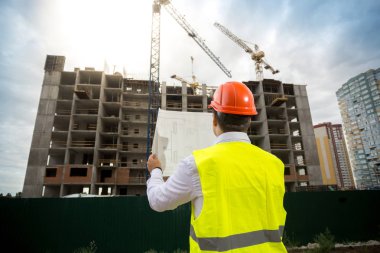 İnşaat mühendisi binanın planı arıyorum