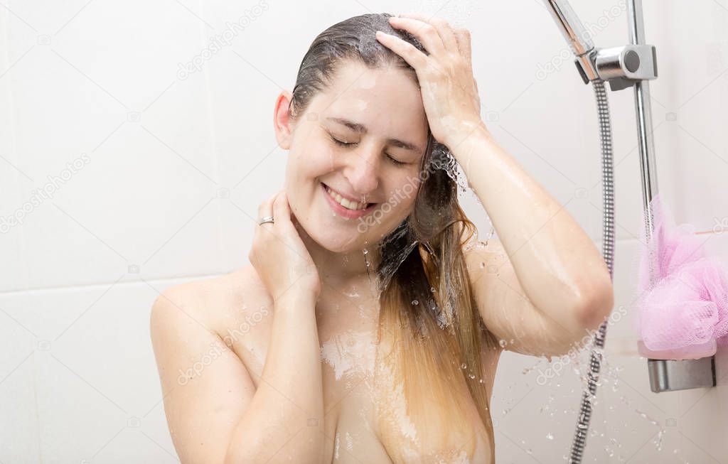 Long hair bgg shower cute