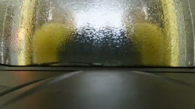 4 k zaman atlamalı otomatik araba yıkamacıda yıkandıktan aracın
