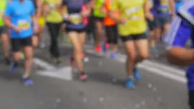 Portre fotoğrafını kalabalık şehir maraton bulanık