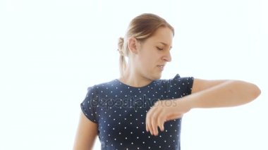 Genç owman onun terli koltuk altı kokusu 4 k video