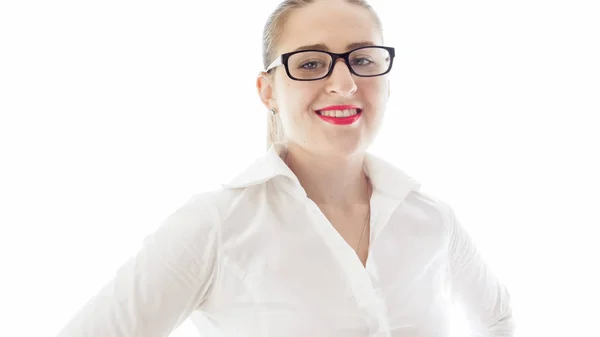 Portrait isolé de jeune femme d'affaires souriante en lunettes — Photo