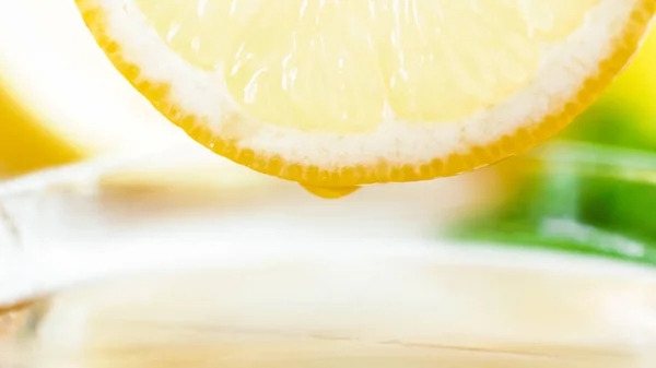 Μακροεντολή εικόνα του φρεσκοκομμένου λεμόνι φέτα — Φωτογραφία Αρχείου