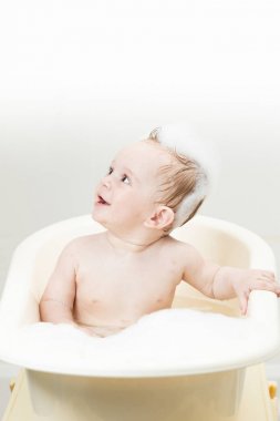 10 aylık bebek banyo köpüğü ile sahip zevk portresi