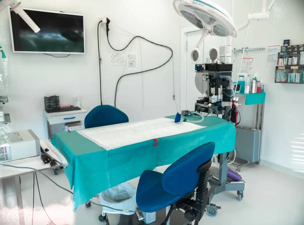 Bild av operationssalar för kirurgiska ingrepp på modernt veterinärsjukhus — Stockfoto
