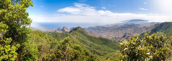 Imagen panorámica de la isla tropical de TEnerife desde el pico de alta montaña — Foto de Stock