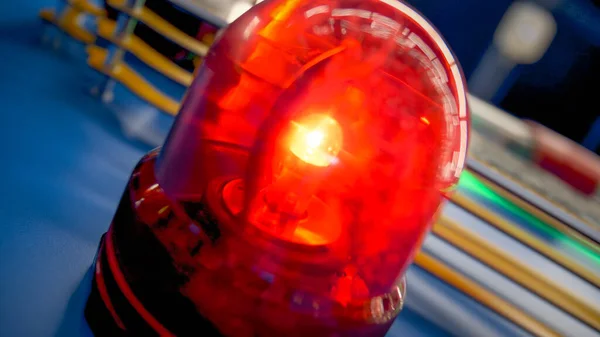 Imagem de close-up de luzes de alarme vermelho na parede do edifício — Fotografia de Stock