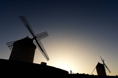 Don Kişot değirmenler.