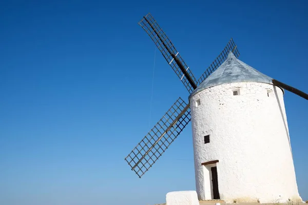 Die Mühlen des Don Quichote. — Stockfoto